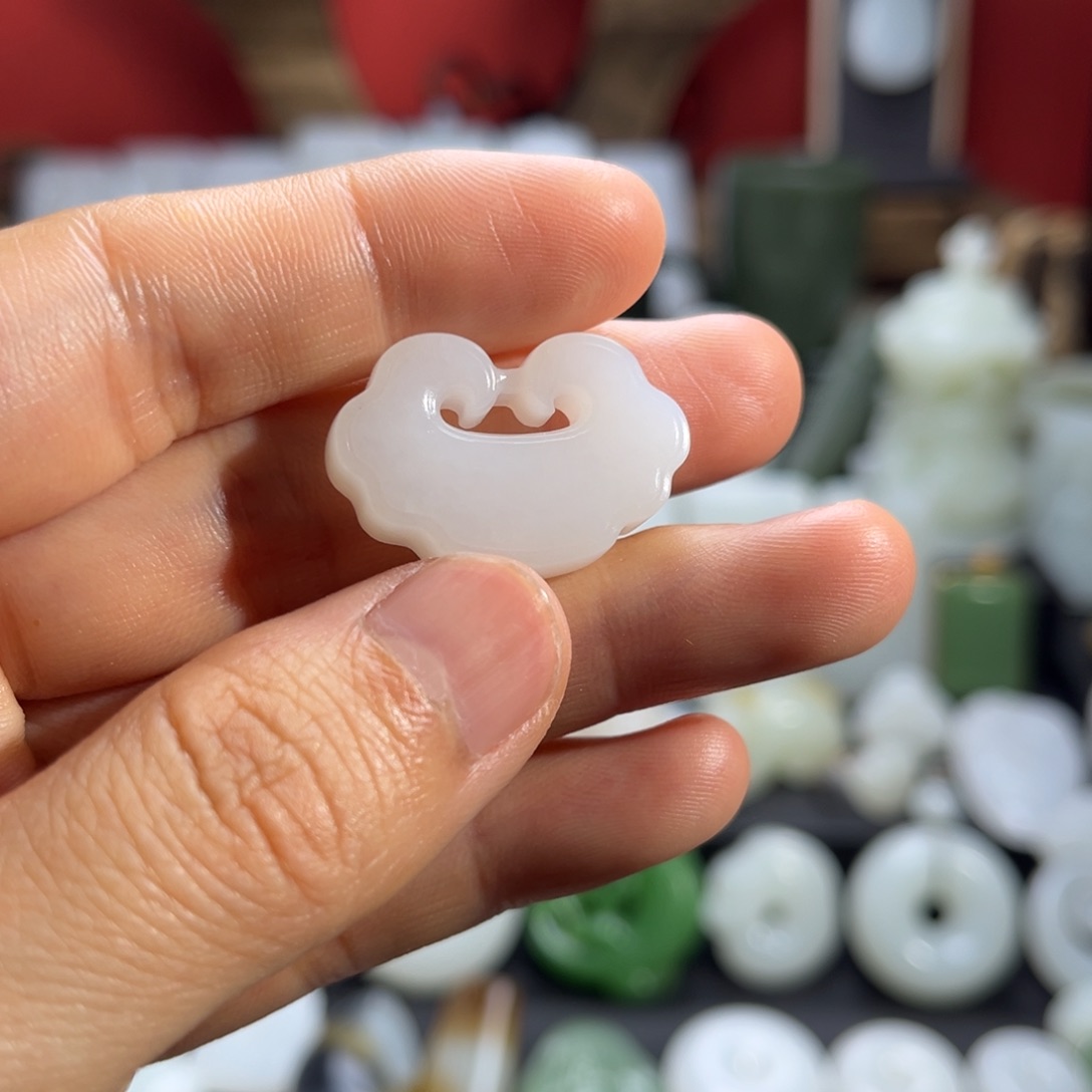 和田玉吊坠(赠链)未镶嵌