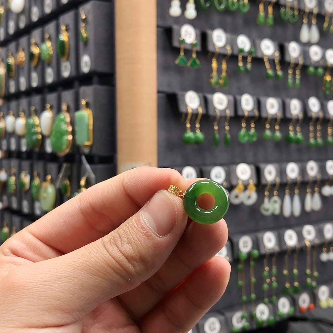 和田玉颈饰18K金镶嵌