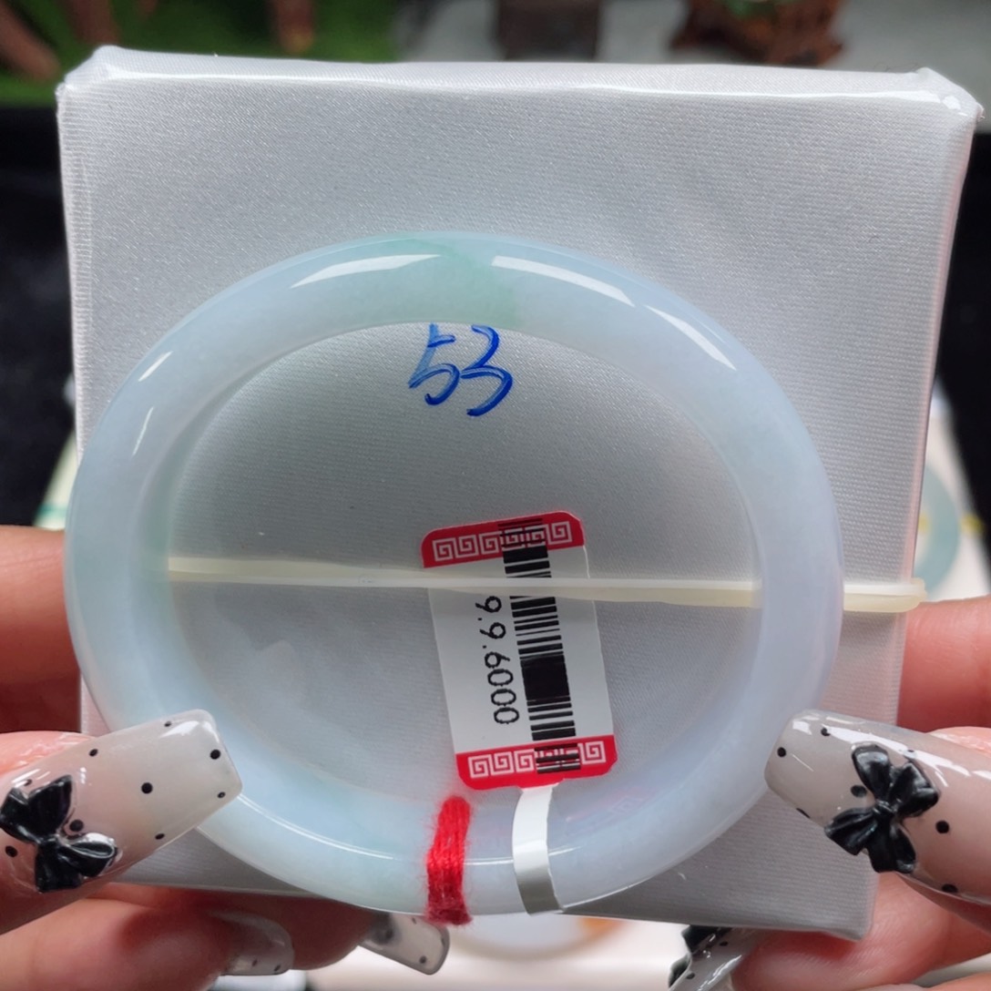 翡翠手镯未镶嵌缅甸翡翠手镯1