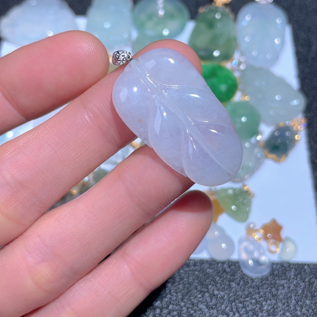 翡翠颈饰18K金镶嵌翡翠