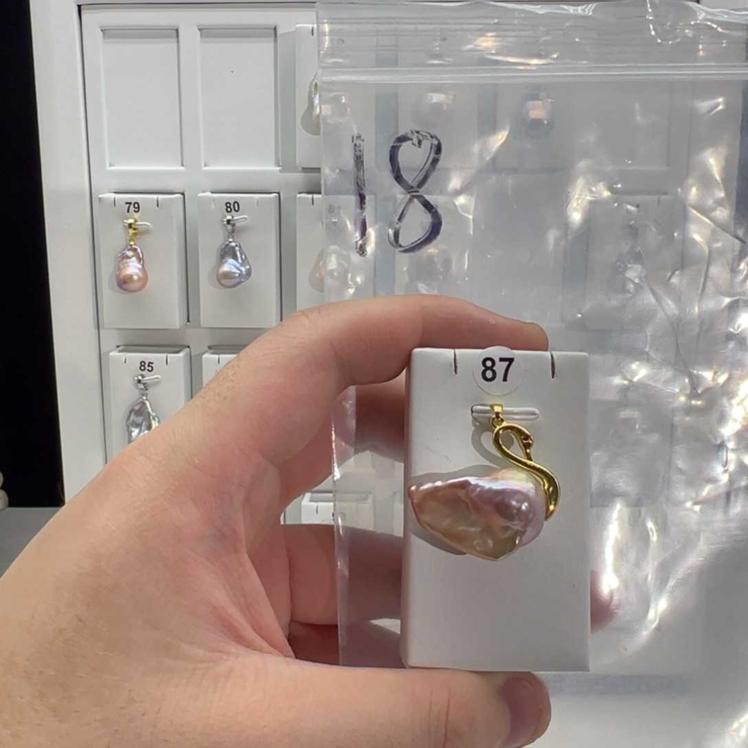 淡水珍珠颈饰合金