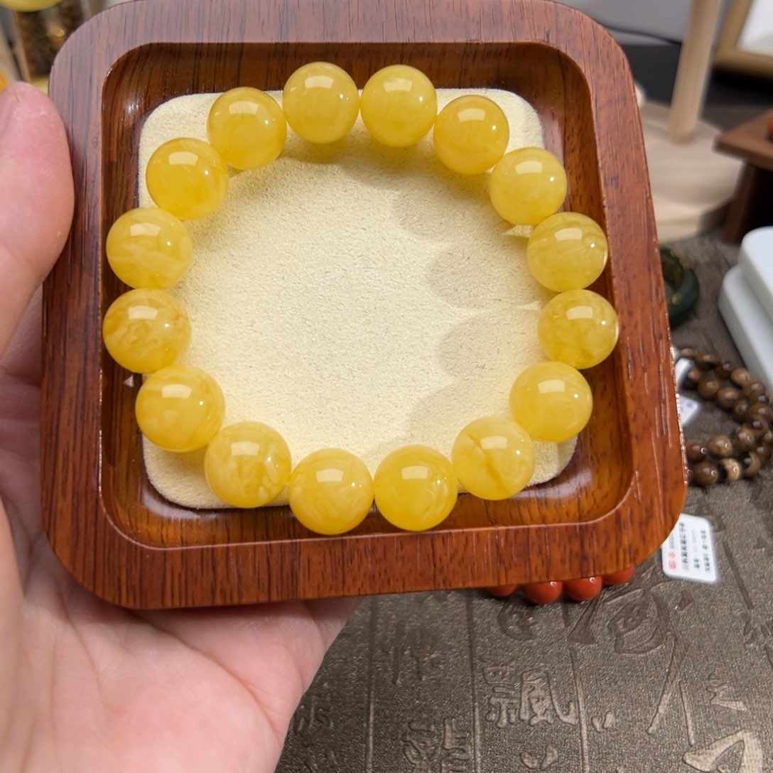 琥珀裸石未镶嵌琥珀裸石未镶嵌203