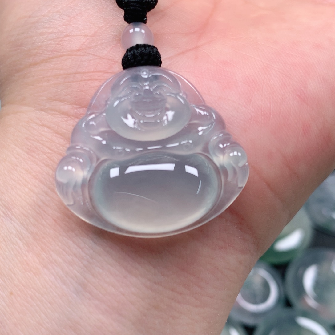 颈饰未镶嵌翡翠一****?天然翡翠