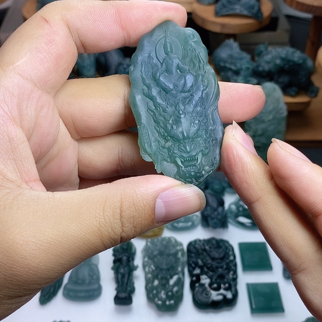 定制翡翠未镶嵌龙牌