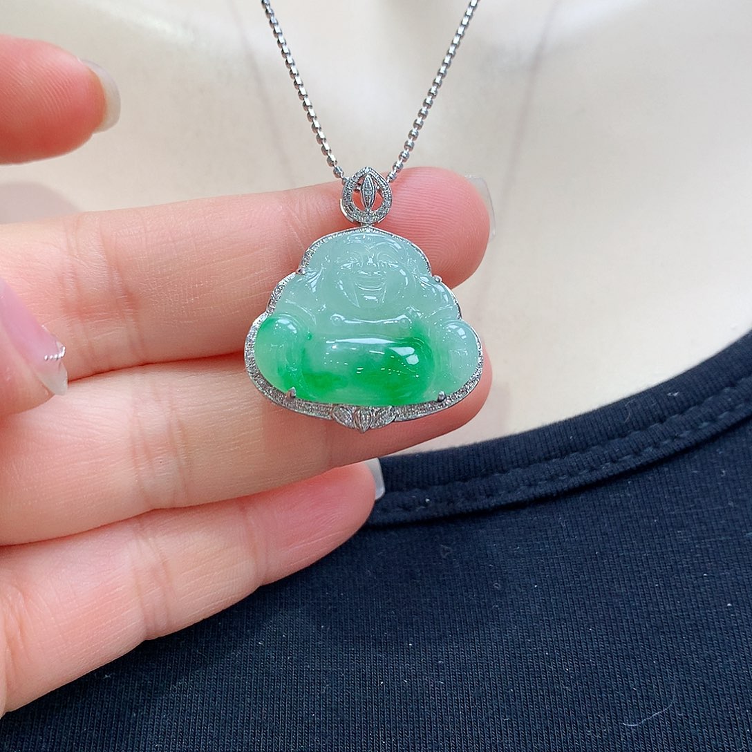 翡翠颈饰18K金镶嵌佛公