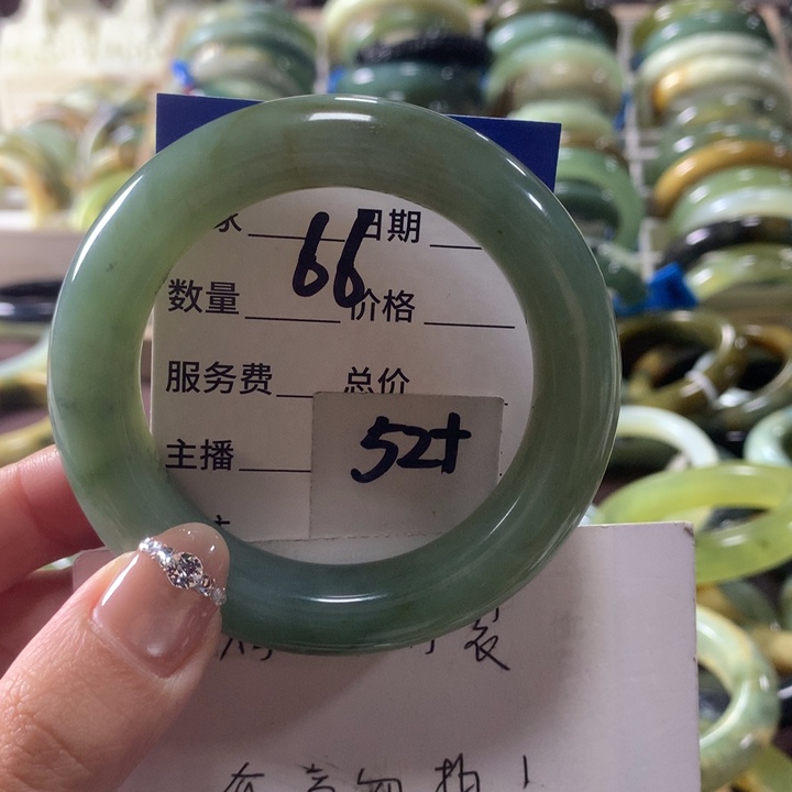 蛇纹石玉未镶嵌手镯66