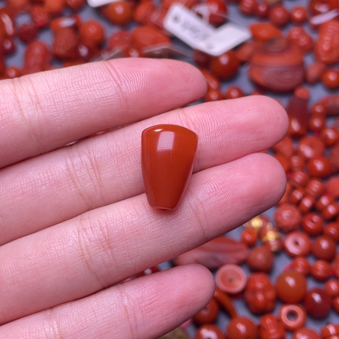 南红玛瑙配饰11.3未镶嵌M****?