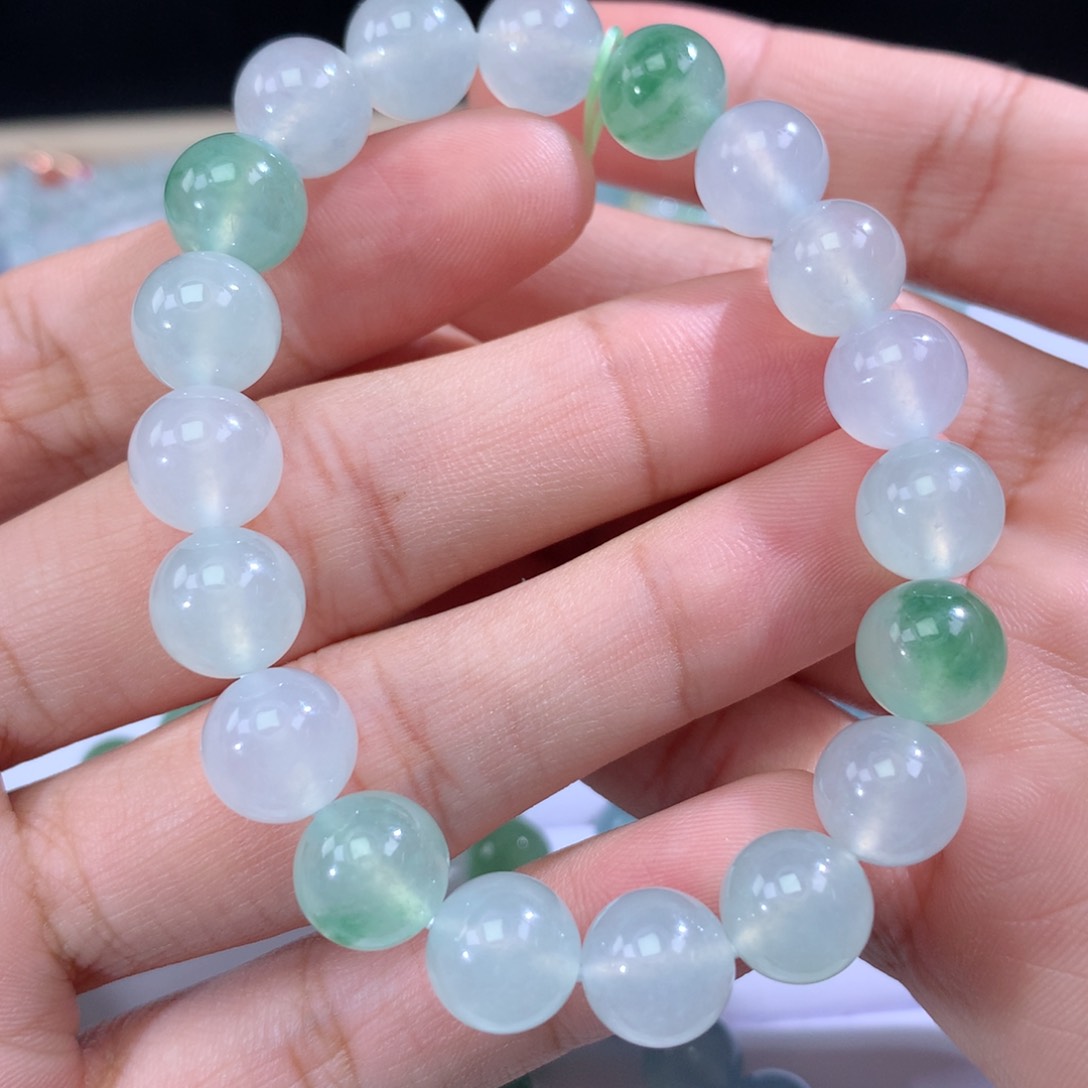 翡翠手链未镶嵌翡翠