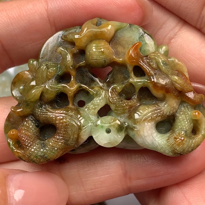 翡翠未镶嵌颈饰桑*翡翠