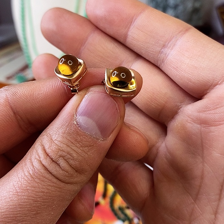 翡翠颈饰未镶嵌耳饰