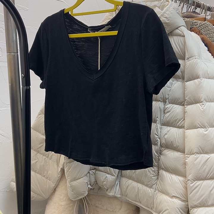 今天新款 黑色短款T恤 M 