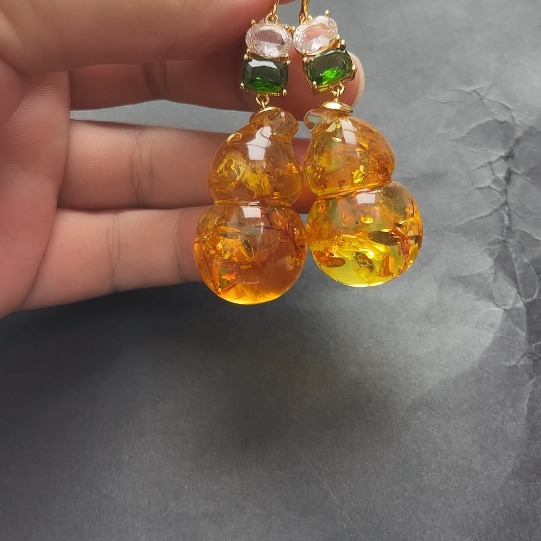 琥珀未镶嵌裸石耳坠