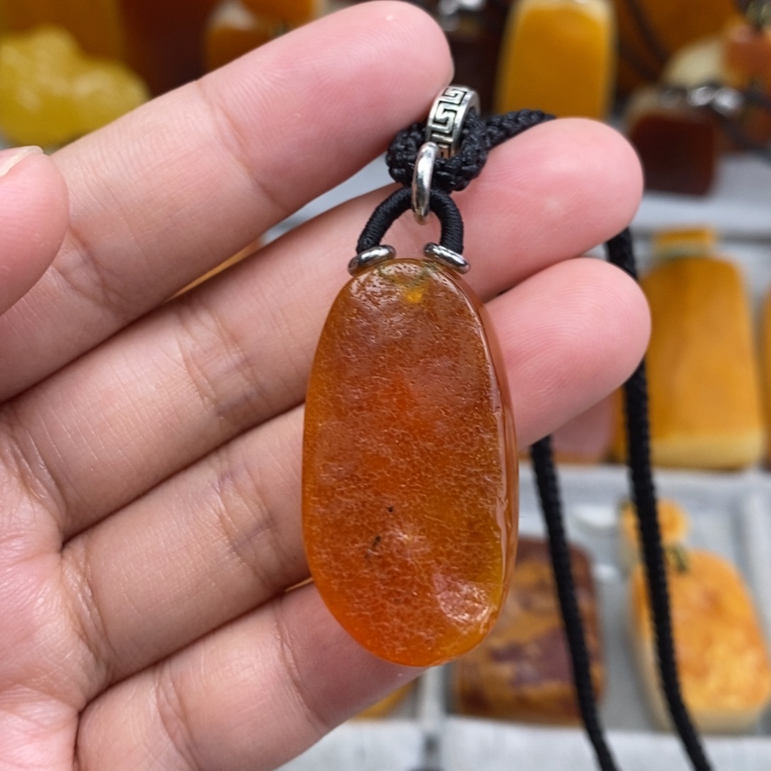 琥珀吊坠(赠链)未镶嵌