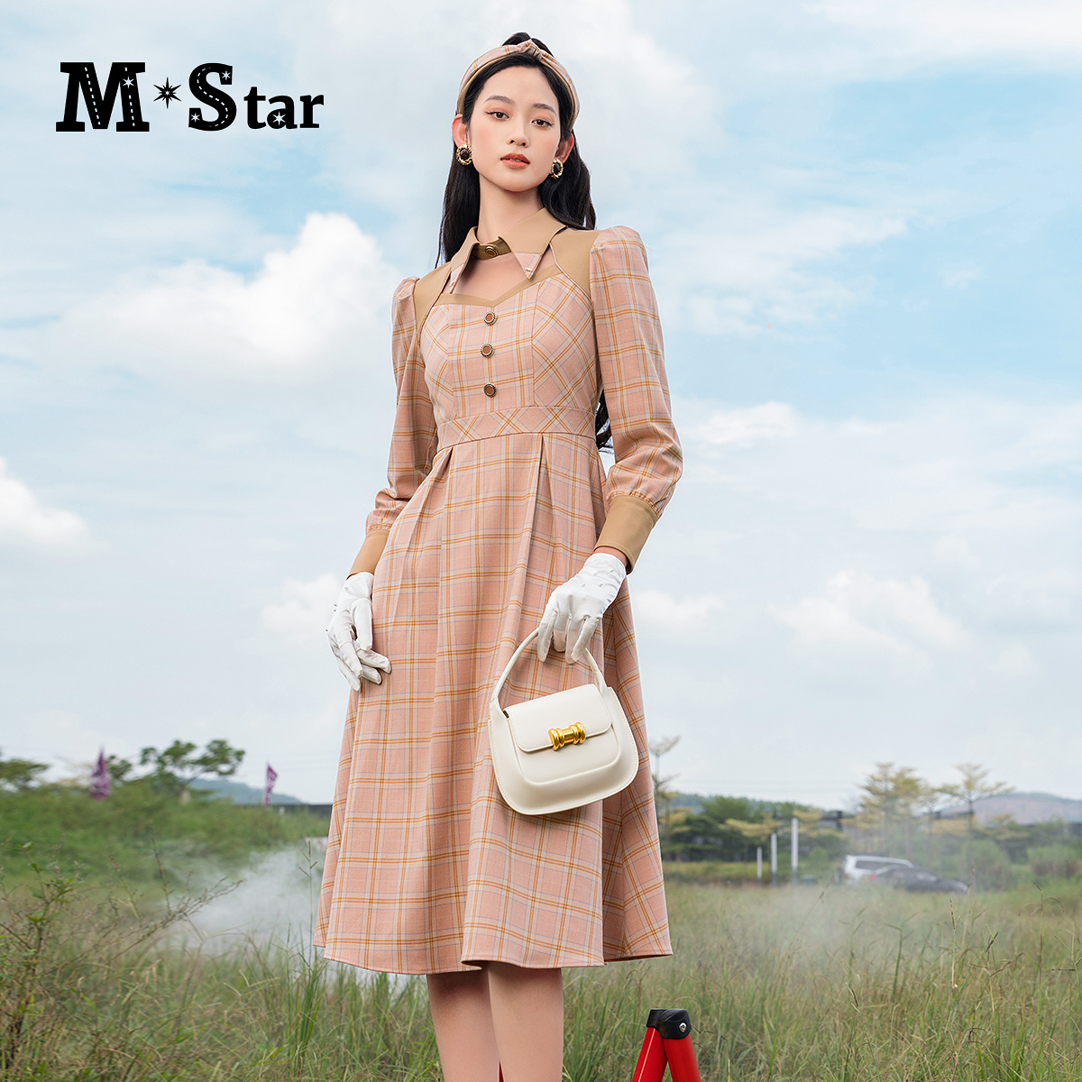 【芊芊专属】复古翻领镂空格纹连衣裙 SFEL112634