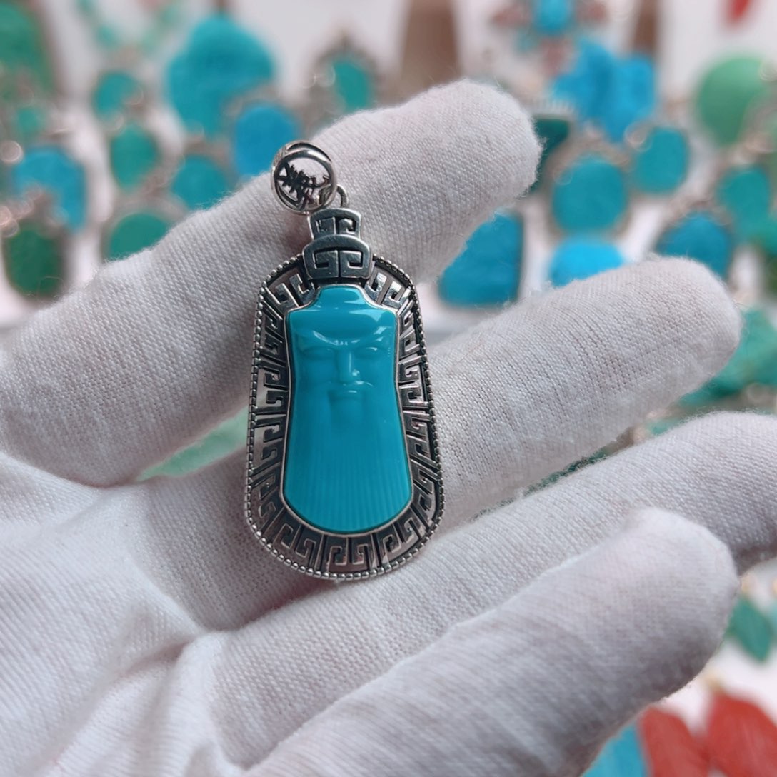 绿松石颈饰未镶嵌