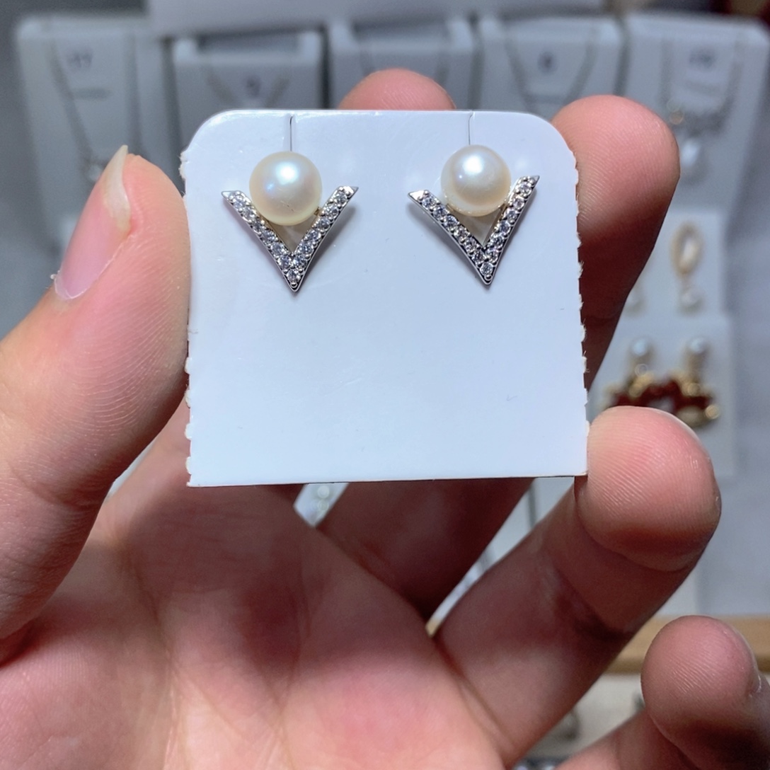 淡水珍珠银S925镶嵌耳饰