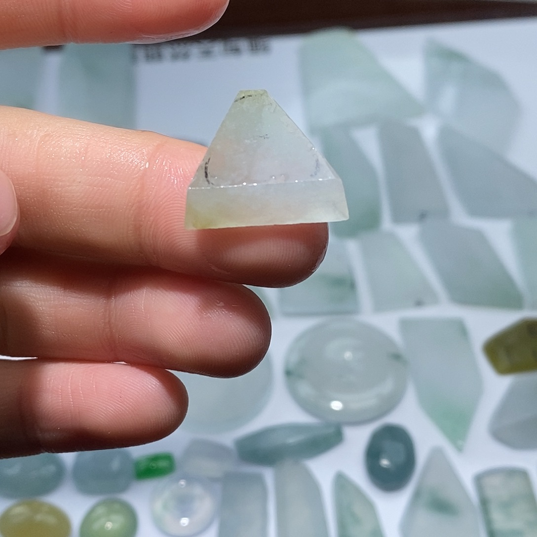 翡翠未镶嵌颈饰754