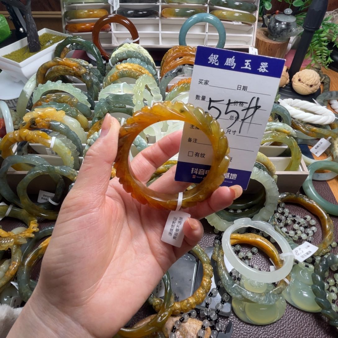 未镶嵌蛇纹石玉手镯