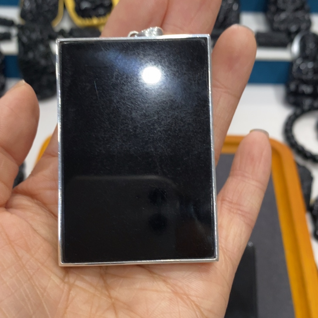 东***w蛇纹石玉银S925镶嵌吊坠