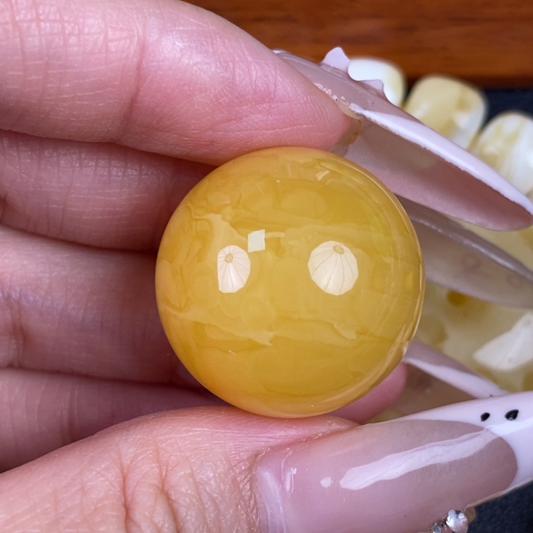 琥珀未镶嵌珠宝奇石260