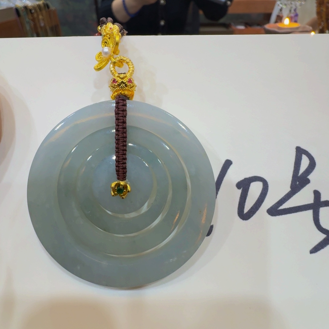 翡翠颈饰未镶嵌老坑