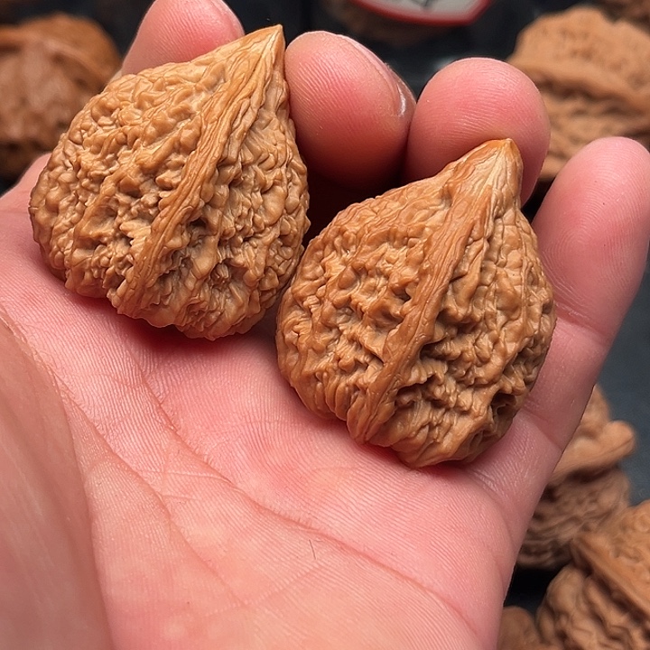 文玩核桃把件塔尖35