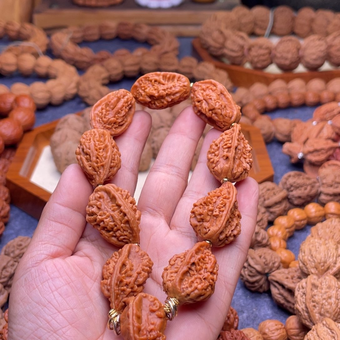 S***g文玩核桃吊坠秋子