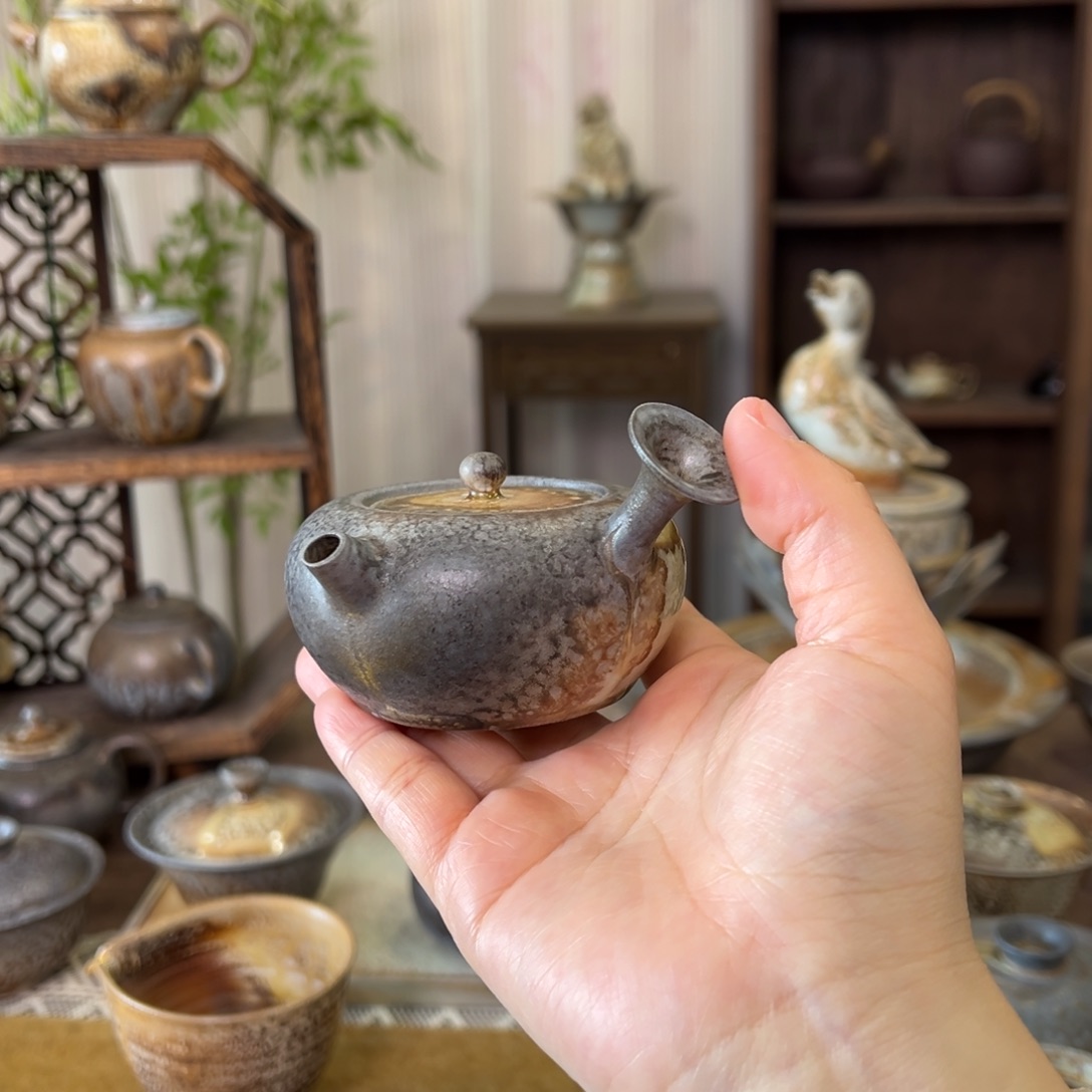 17中白精品侧把壶