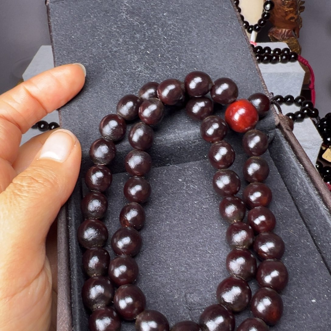 精品手持卡11.5毫米45颗籽红色手链