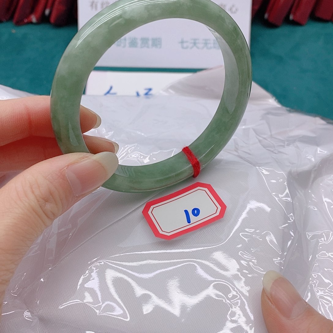 翡翠手镯未镶嵌乐**咪10000000000