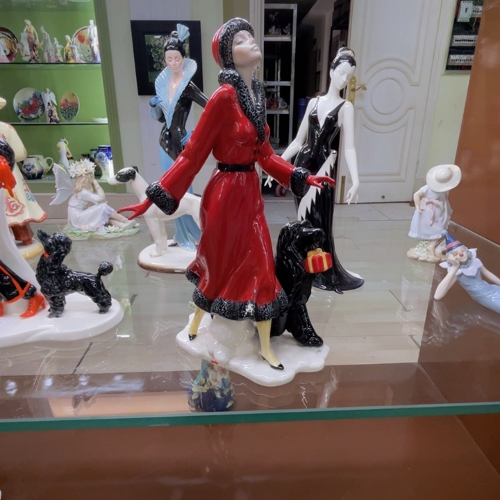 30cm微瑕艺术瓷偶