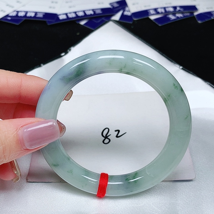 翡翠手镯（圆镯）未镶嵌