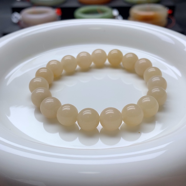 未镶嵌手镯石英质玉