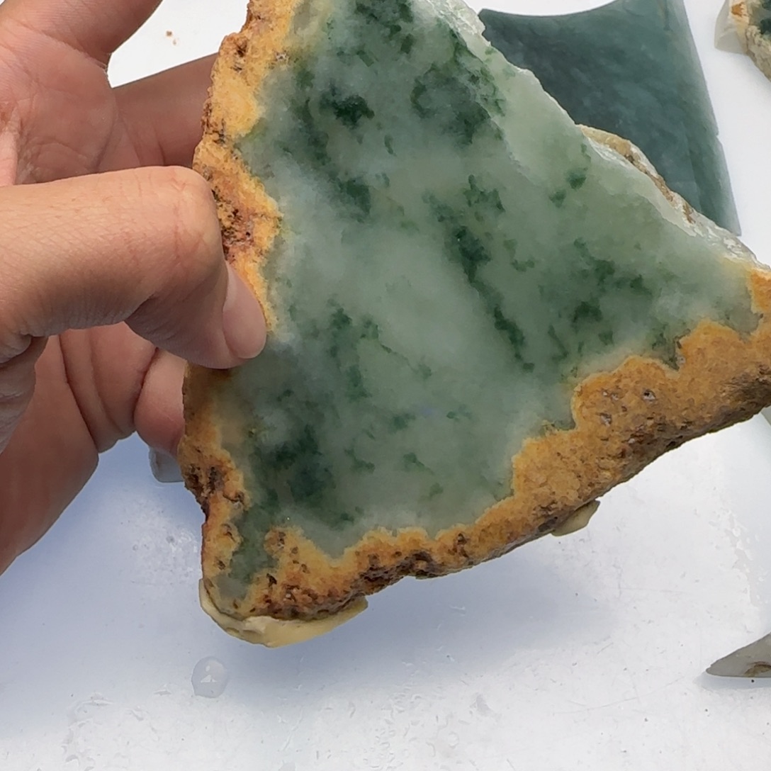 翡翠挂件未镶嵌?****?翡翠