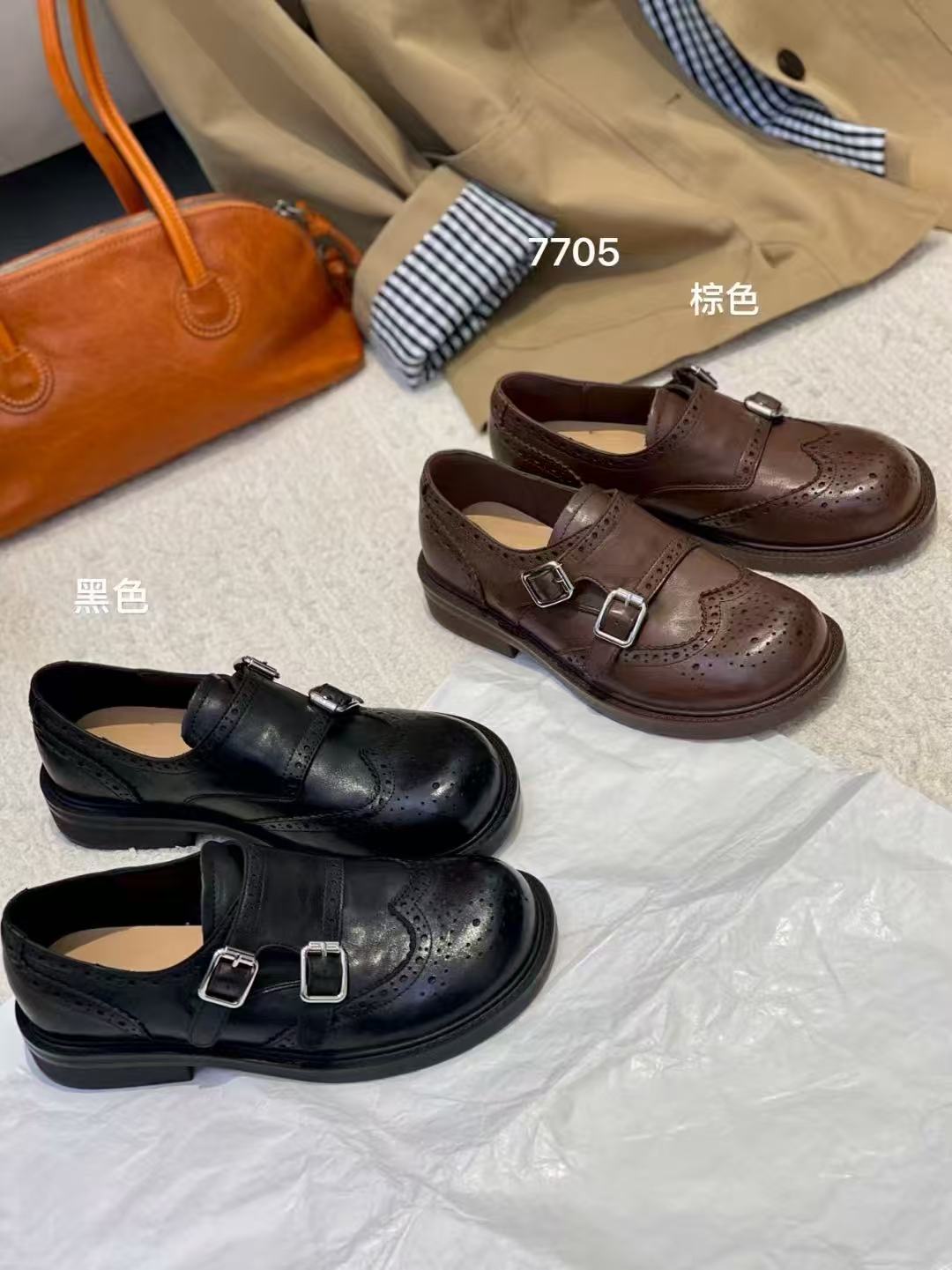 乐福鞋深口雕花时尚单鞋百搭胶粘松紧带纯色真皮英伦布洛克女鞋