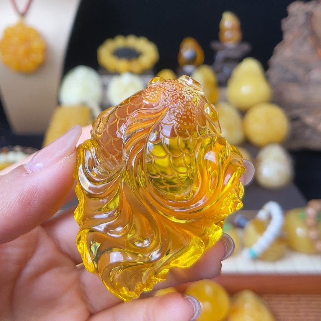 琥珀未镶嵌珠宝奇石