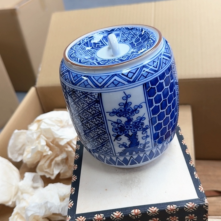 精品瓷器。           