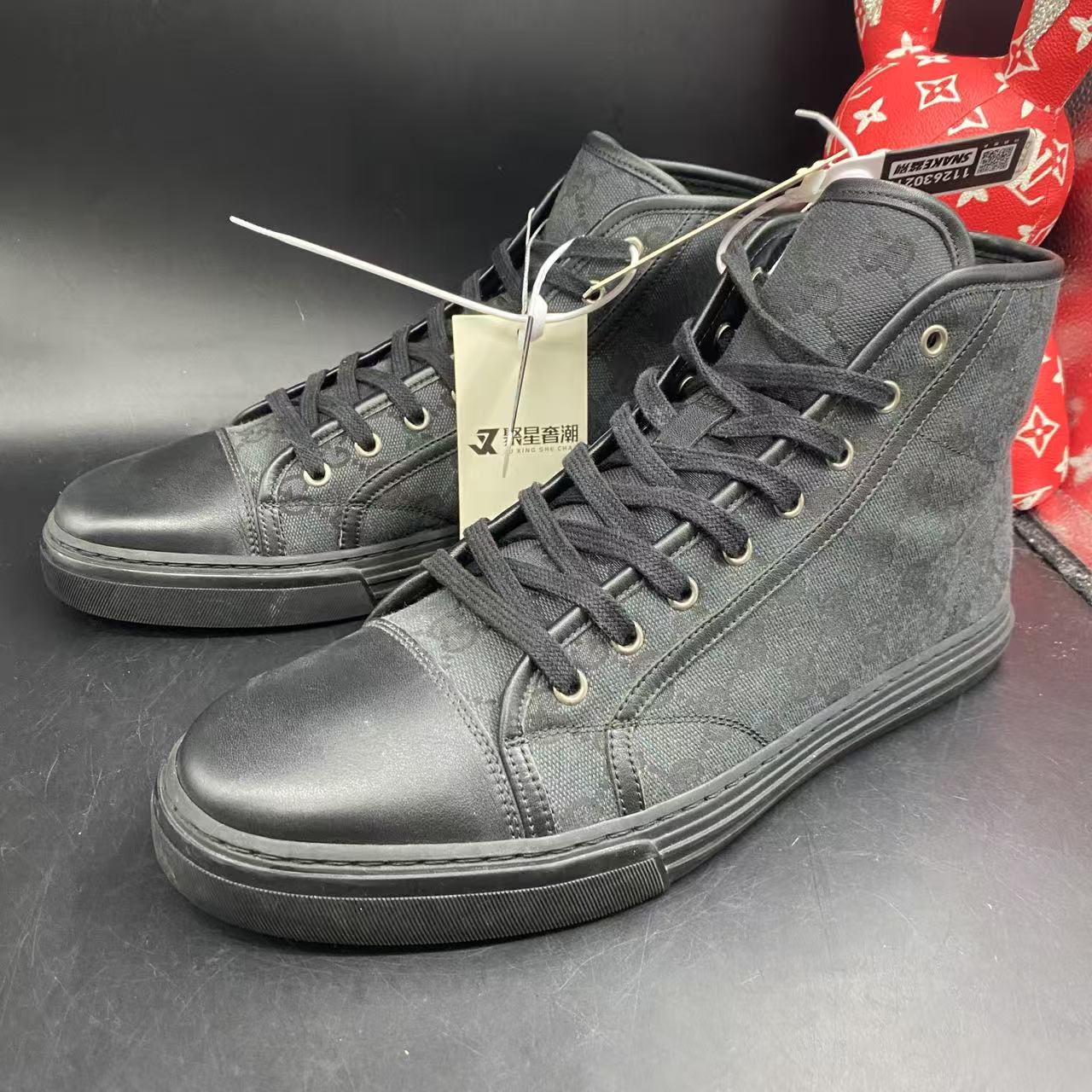 95新 GUCCI/古驰 黑色老花时尚舒适高帮板鞋44欧码kke218