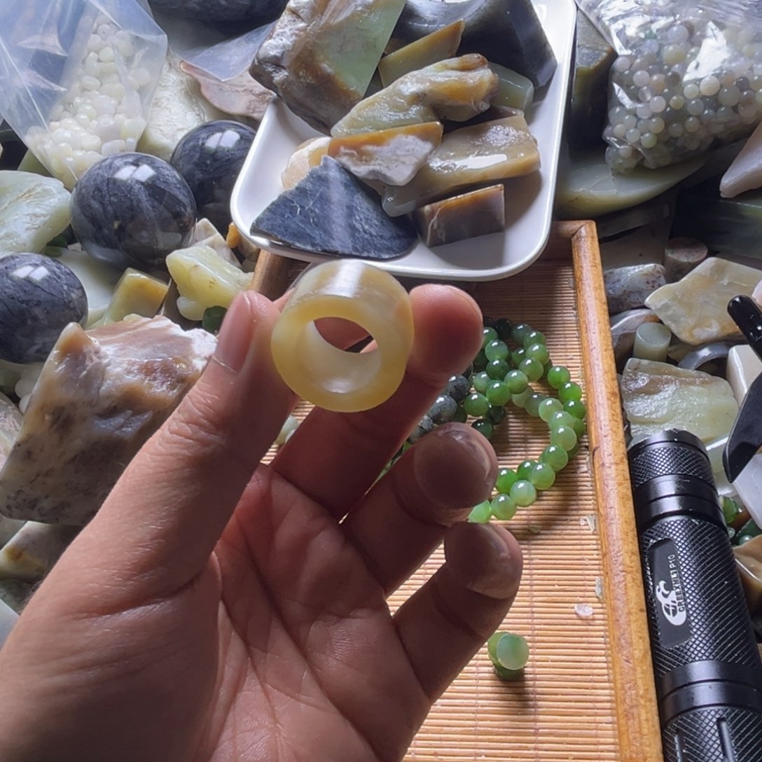老***天和田玉（糖玉）未镶嵌挂件