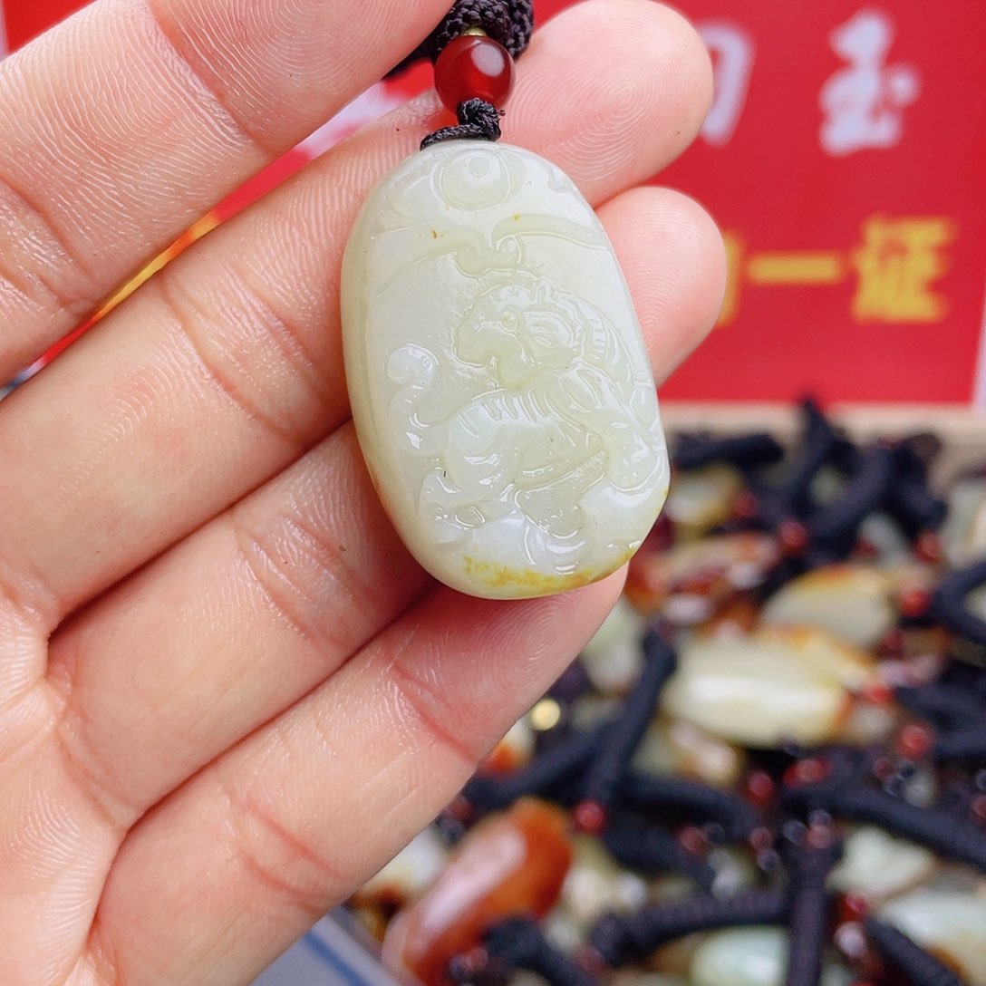 和田玉颈饰未镶嵌