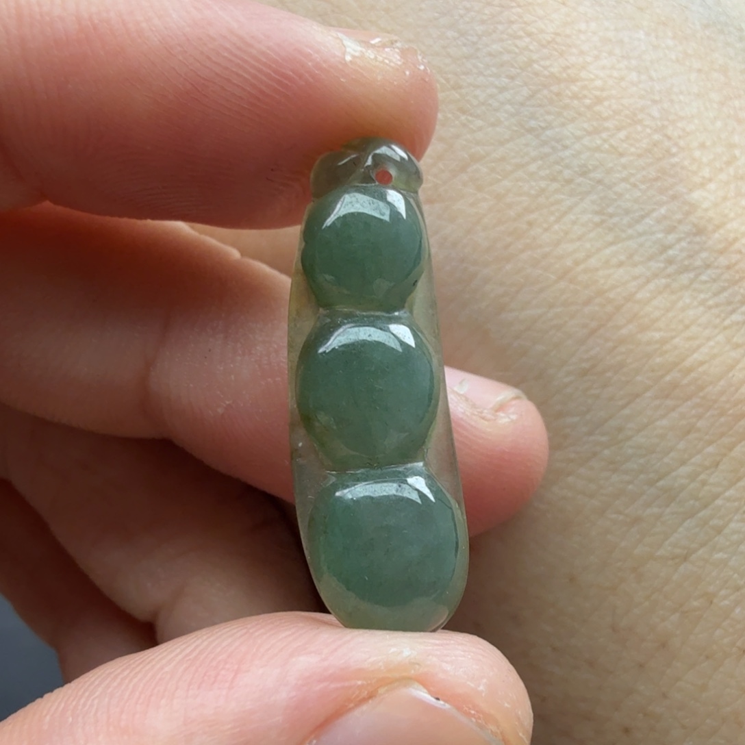 翡翠未镶嵌颈饰49