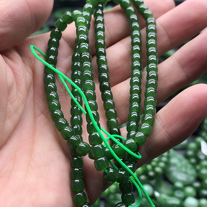 和田玉（碧玉）未镶嵌颈饰