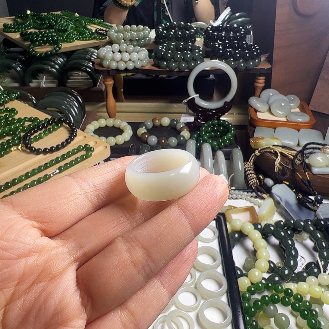 *****和田玉未镶嵌手链