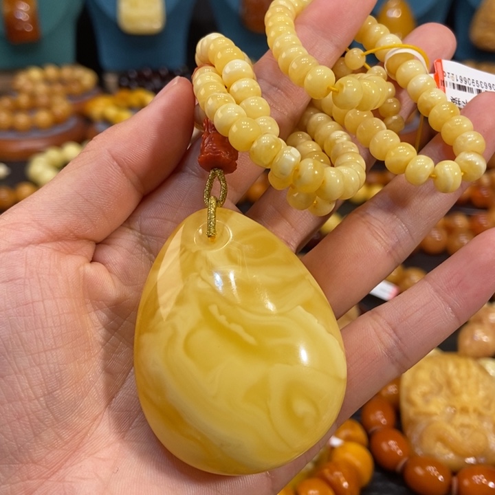 琥珀颈饰未镶嵌蜜蜡