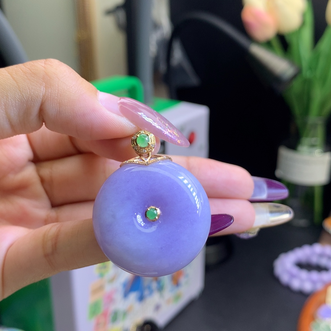翡翠18K金镶嵌颈饰