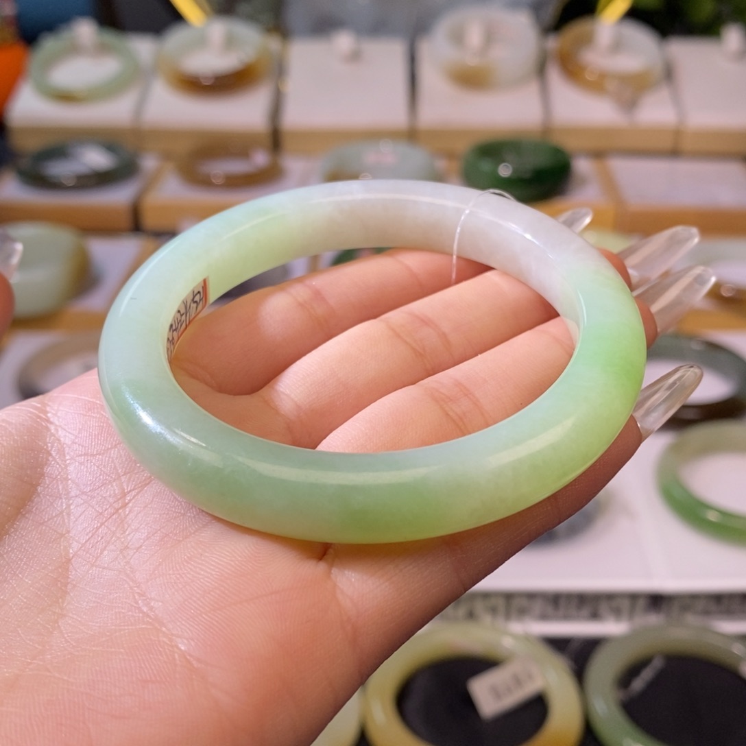 和田玉手镯未镶嵌5657