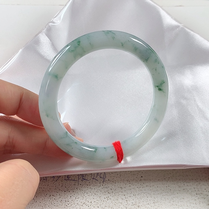 翡翠手镯未镶嵌 需包容纹裂⑨⑧