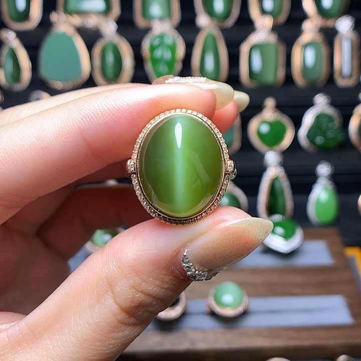 和田玉首饰18K金镶嵌