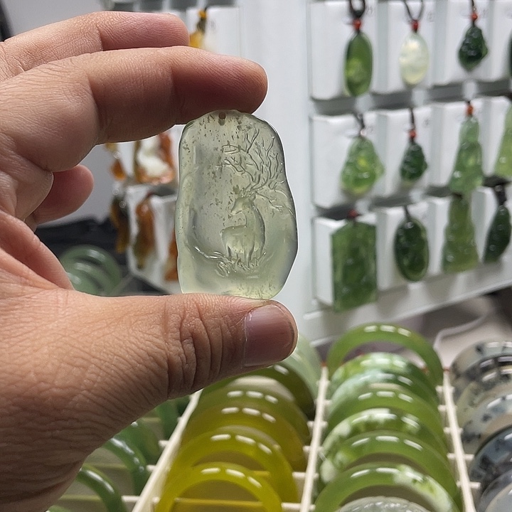蛇纹石玉合金颈饰