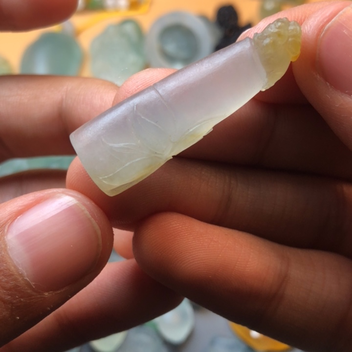 定制翡翠未镶嵌挂件